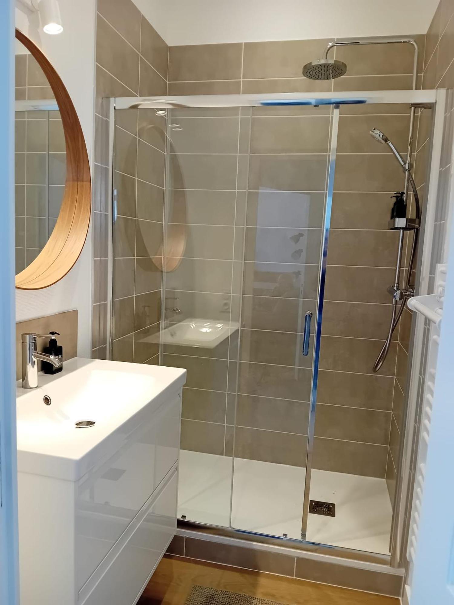 102 - Appart Renove Avec Grand Salon Et 1 Chambre - Tram Et Clinique Mutualiste A 1 Min Grenoble Dış mekan fotoğraf
