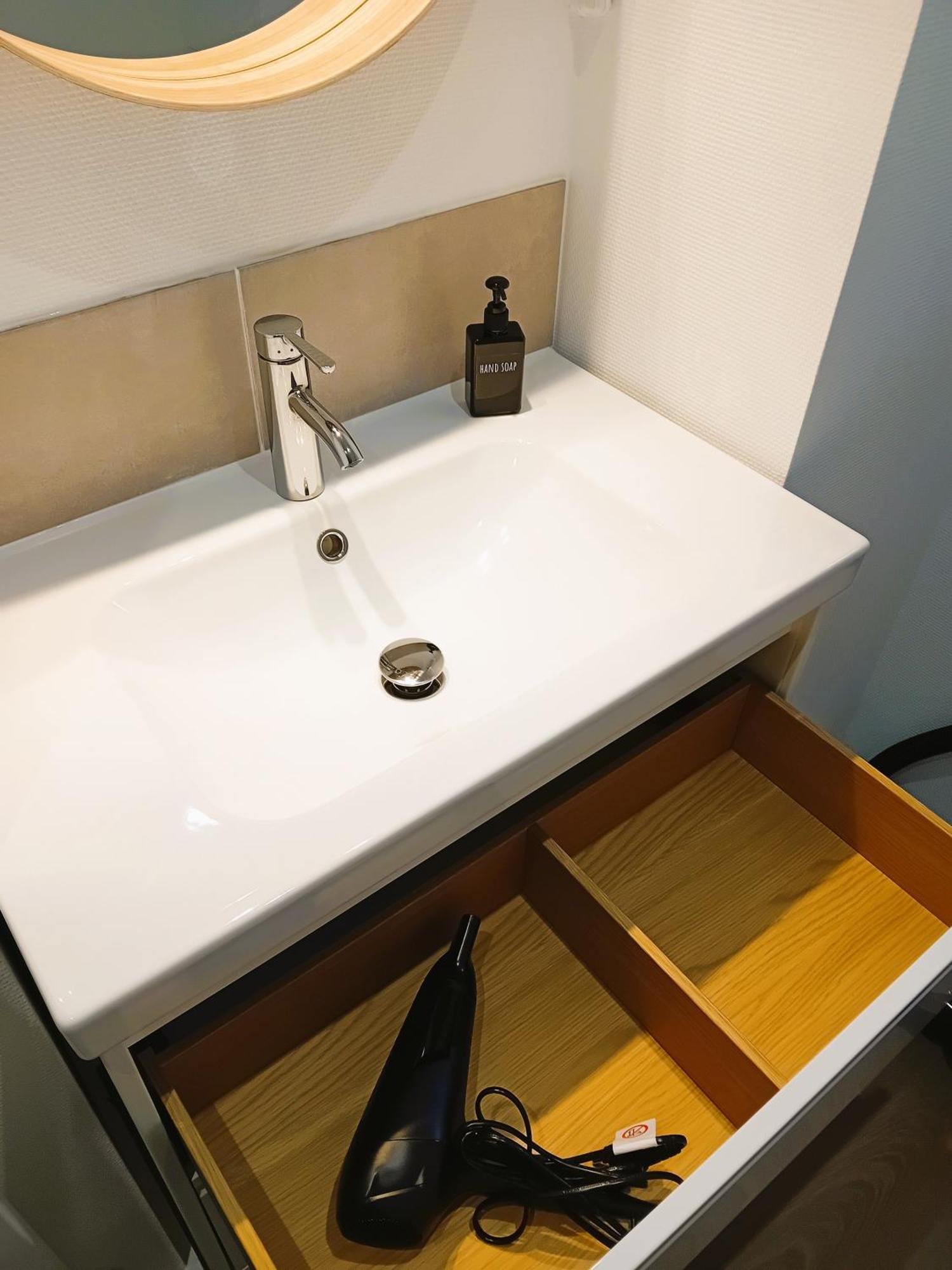 102 - Appart Renove Avec Grand Salon Et 1 Chambre - Tram Et Clinique Mutualiste A 1 Min Grenoble Dış mekan fotoğraf