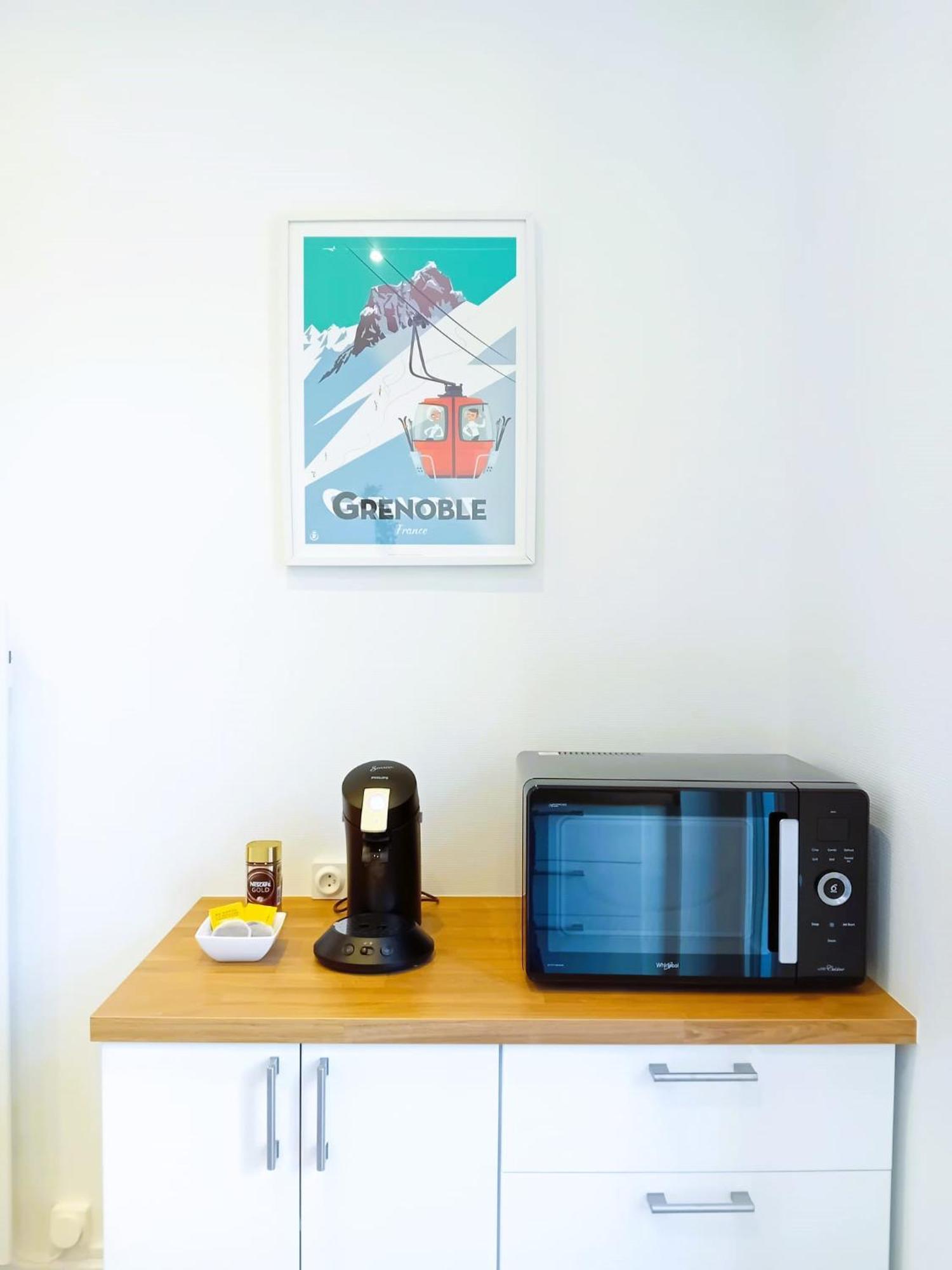 102 - Appart Renove Avec Grand Salon Et 1 Chambre - Tram Et Clinique Mutualiste A 1 Min Grenoble Dış mekan fotoğraf